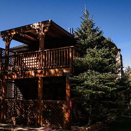 Embers Lodge & Cabins Биг Беър Лейк Екстериор снимка