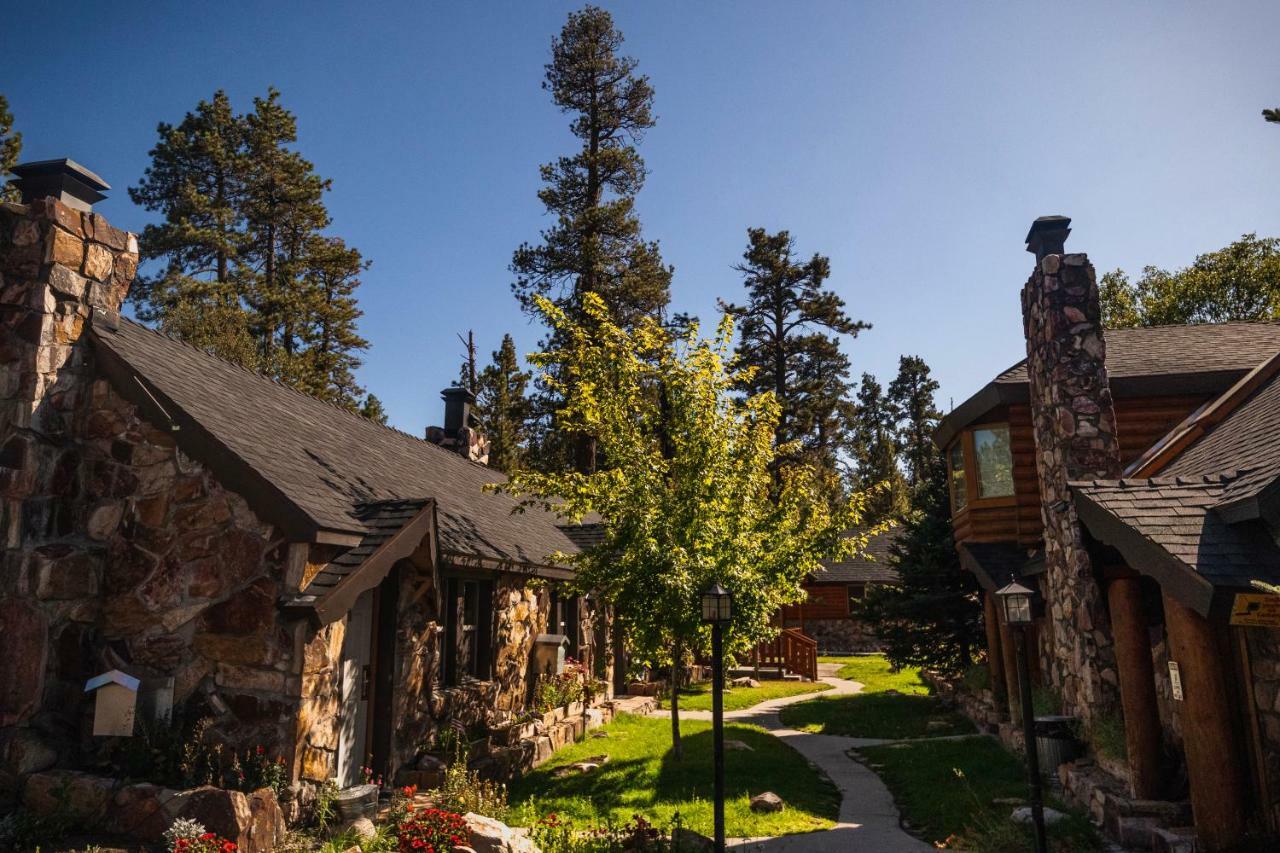 Embers Lodge & Cabins Биг Беър Лейк Екстериор снимка