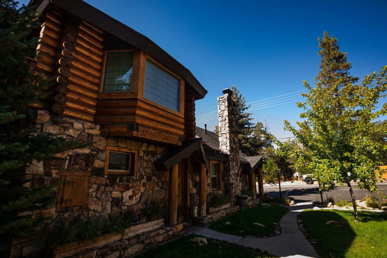 Embers Lodge & Cabins Биг Беър Лейк Екстериор снимка